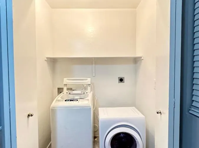 Cozy Private With Shared Bathroom Inside A House Habitación en casa particular *